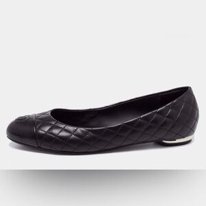 NEW NIB Chanel Black Quilted Leather CC Ballet Flats Sz 39